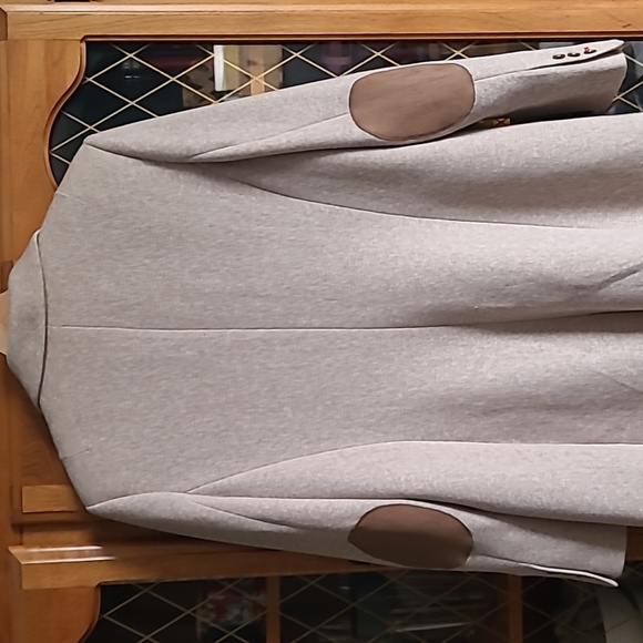 Classic Brown Blazer - Picture 5 of 9